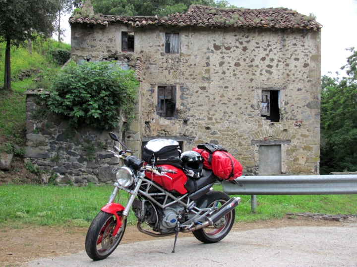 Spanien, Pyrenäen, Ducati Monster